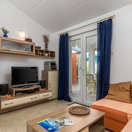 Rona Apartment Aurora Novalja Εξωτερικό φωτογραφία