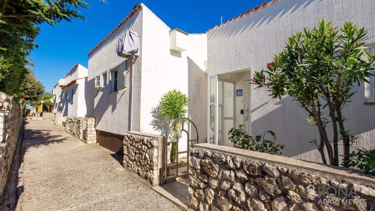 Rona Apartment Aurora Novalja Εξωτερικό φωτογραφία